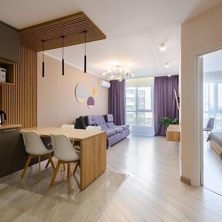 Petrovdom 41B-59B-90B-77B Stunning City View Apartments At Rc Kvartet, Central Railway Station Kiev Exteriör bild