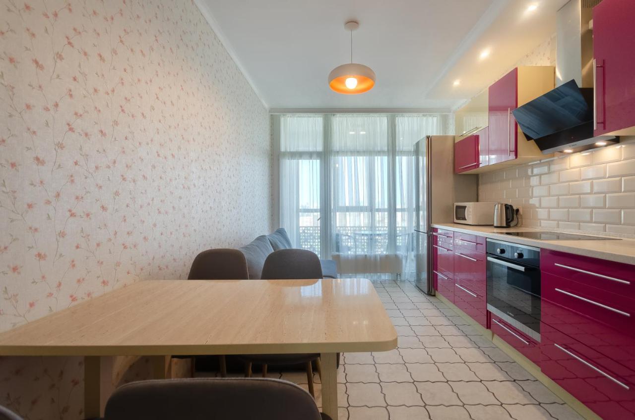 Petrovdom 41B-59B-90B-77B Stunning City View Apartments At Rc Kvartet, Central Railway Station Kiev Exteriör bild