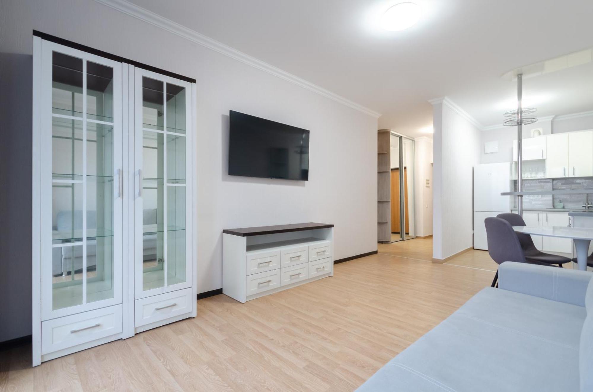 Petrovdom 41B-59B-90B-77B Stunning City View Apartments At Rc Kvartet, Central Railway Station Kiev Exteriör bild